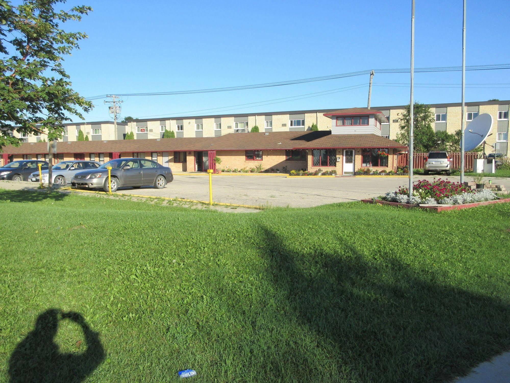 The Capri Motel Winnipeg Esterno foto